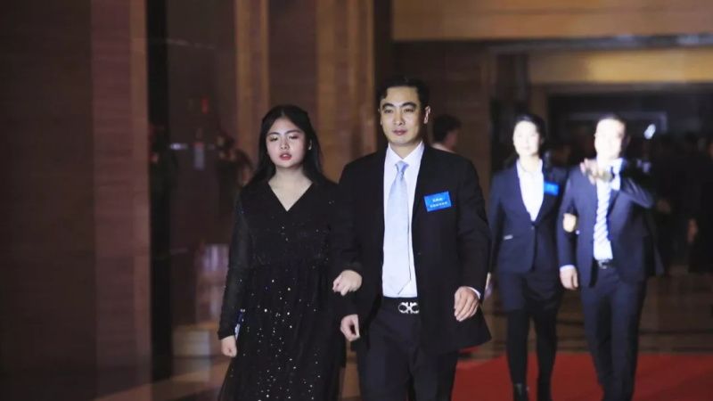 “感恩相伴?筑夢同行”——龍港集團(tuán)2019新春年會盛大舉行！