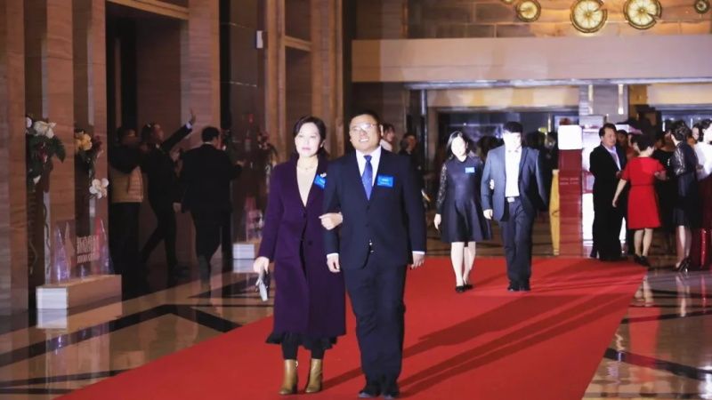 “感恩相伴?筑夢同行”——龍港集團(tuán)2019新春年會盛大舉行！