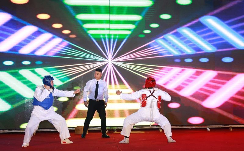 “凝心聚力 ·砥礪前行”— 龍港集團(tuán)2020新春年會(huì)完美收官！