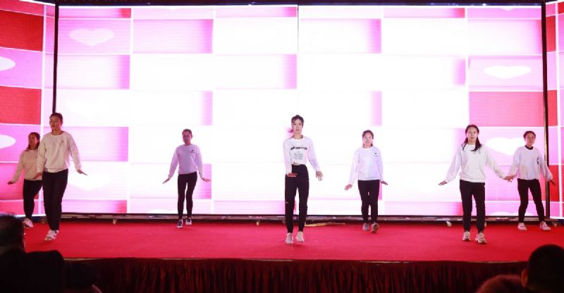 “凝心聚力 ·砥礪前行”— 龍港集團(tuán)2020新春年會(huì)完美收官！