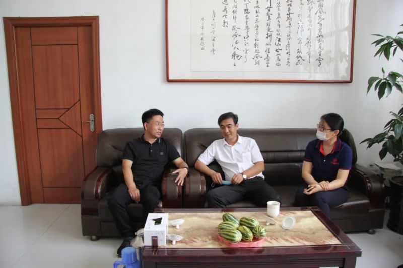 傾情捐贈(zèng)，助力復(fù)學(xué)——龍港集團(tuán)愛(ài)心捐助飲馬山陽(yáng)小學(xué)