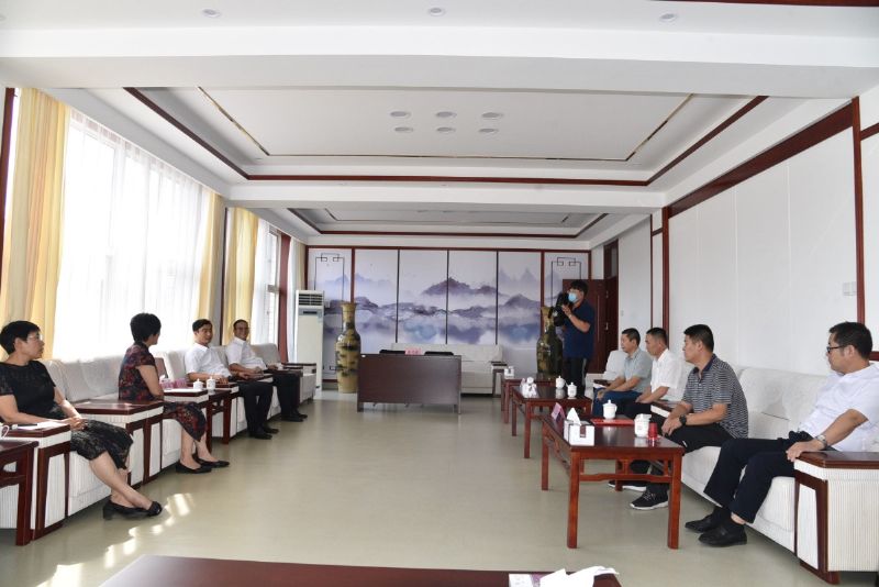 校企聯(lián)袂，共筑教育——“龍港·育秀園”又一教育教學(xué)獎勵基金簽約儀式圓滿完成！