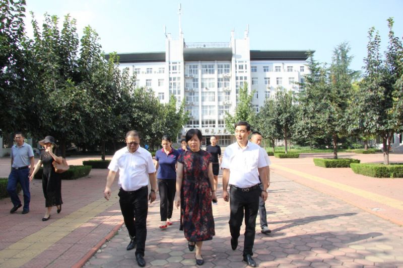 校企聯(lián)袂，共筑教育——“龍港·育秀園”又一教育教學(xué)獎勵基金簽約儀式圓滿完成！