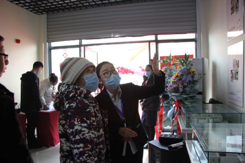 人山人海，瘋狂搶購丨直擊龍港·育德園開盤火爆現(xiàn)場！