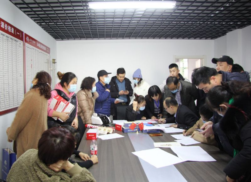 人山人海，瘋狂搶購丨直擊龍港·育德園開盤火爆現(xiàn)場！