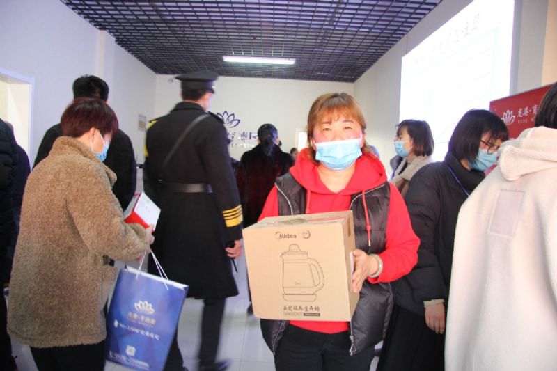 人山人海，瘋狂搶購丨直擊龍港·育德園開盤火爆現(xiàn)場！