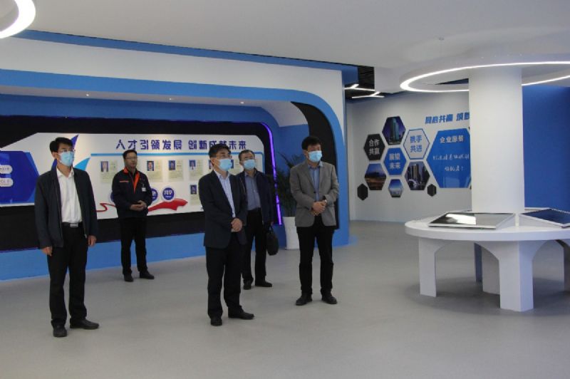 濰坊市財政局黨組書記、局長王金祥一行到龍港硅業(yè)公司調研