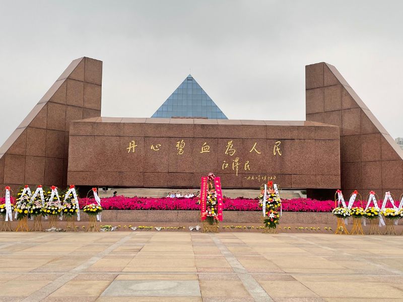 重溫黨史 堅(jiān)定信念 熔煉團(tuán)隊(duì) 共創(chuàng)未來(lái)——龍港集團(tuán)開(kāi)展紅色主題團(tuán)建活動(dòng)