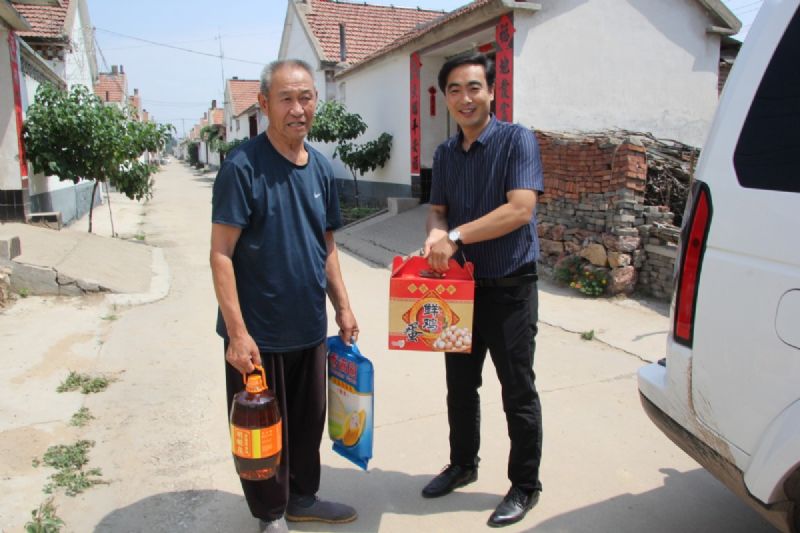 情系老黨員，慰問暖人心——新生代企業(yè)家代表、龍港集團常務(wù)副總經(jīng)理王敬武走訪慰問老黨員