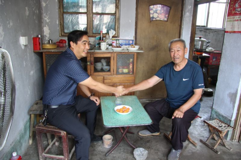 情系老黨員，慰問暖人心——新生代企業(yè)家代表、龍港集團常務(wù)副總經(jīng)理王敬武走訪慰問老黨員